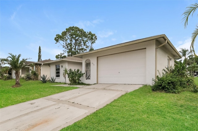 view of front facade featuring a front lawn, stucco siding, driveway, and an attached garage