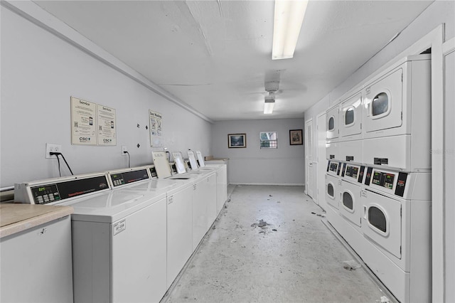 clothes washing area featuring ceiling fan, washing machine and dryer, and stacked washer / dryer