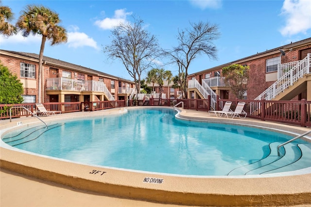 view of swimming pool