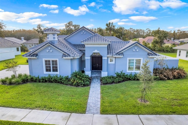 view of front of house with a front yard