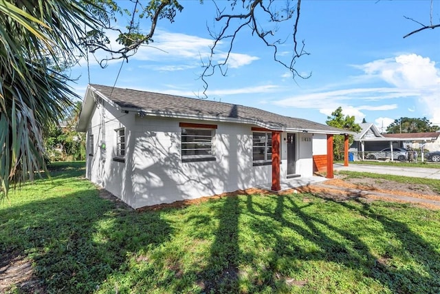 view of front of house featuring a front yard