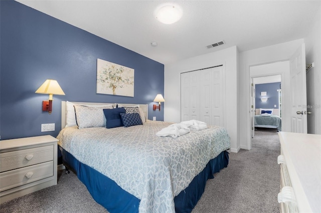 bedroom featuring carpet floors and a closet