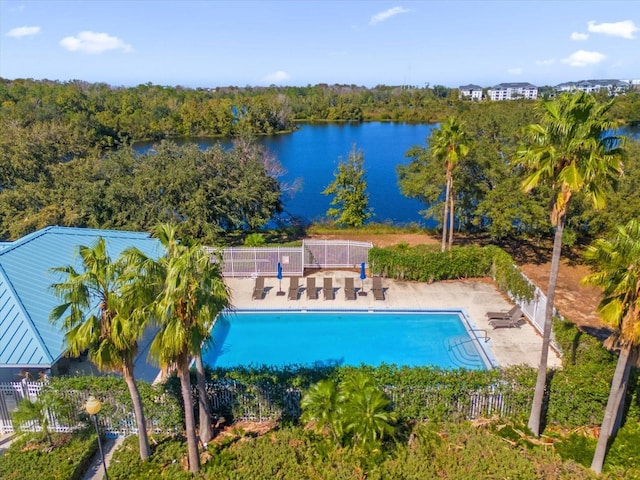 454 Lake Shore Pkwy, Davenport, FL 33896 - community pool with a patio and a water view