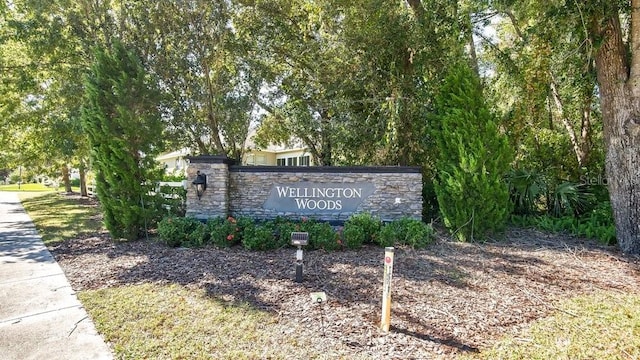 view of community / neighborhood sign