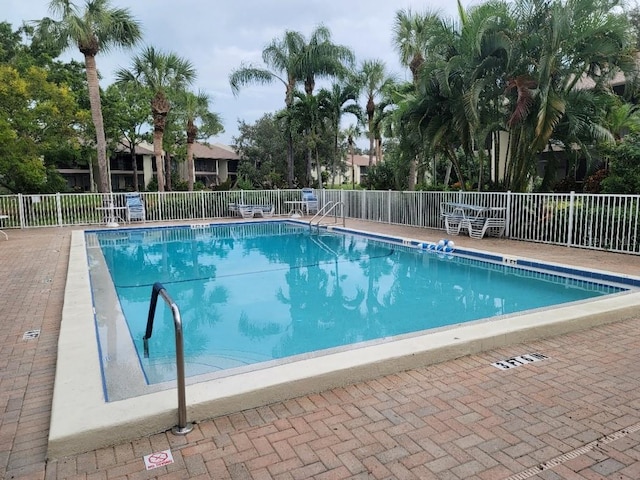 view of swimming pool