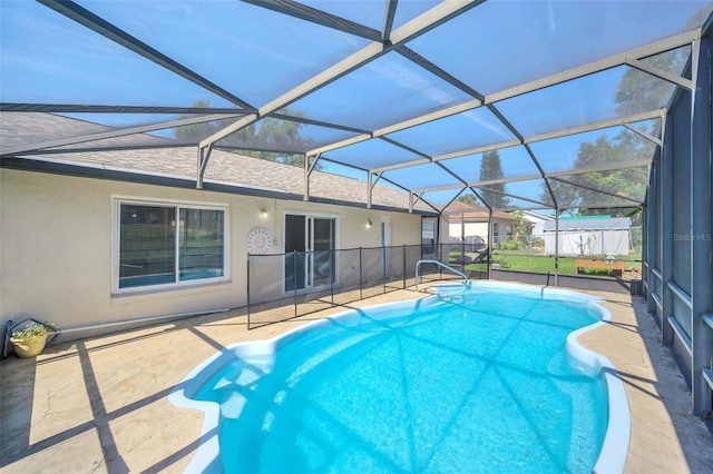 2204 Clementine Trl, Clermont, FL 34714 - swimming pool with a patio area and a lanai