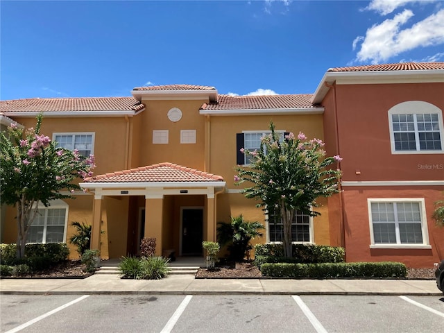 view of front facade