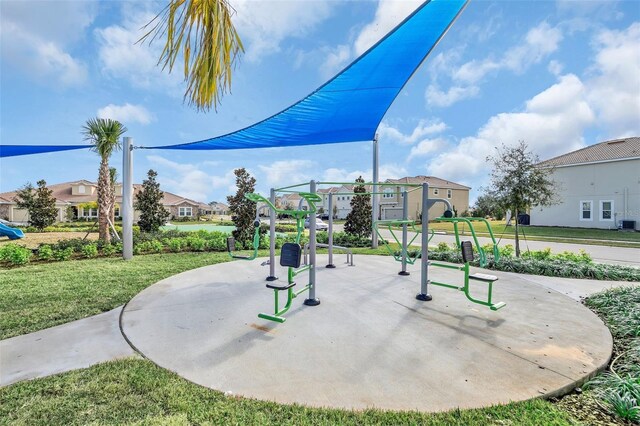 730 Drop Shot Dr, Davenport, FL 33896 - view of home's community with a lawn and a residential view