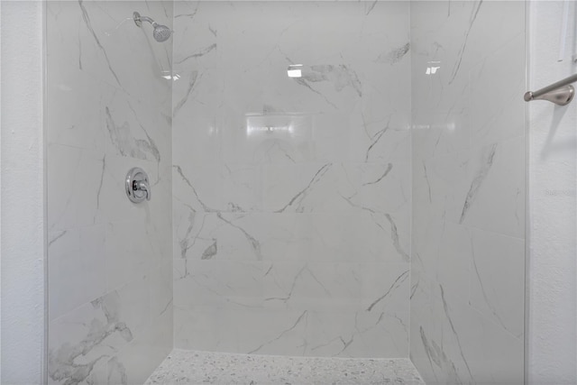 1213 Baranova Rd, Ocoee, FL 34761 - bathroom featuring a shower