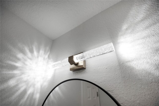 1213 Baranova Rd, Ocoee, FL 34761 - detailed view of a textured wall and a textured ceiling