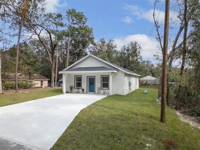 view of front of property with a front yard