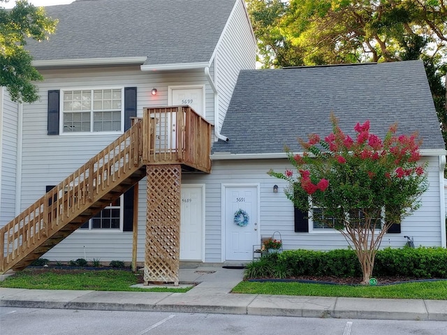 view of front of property