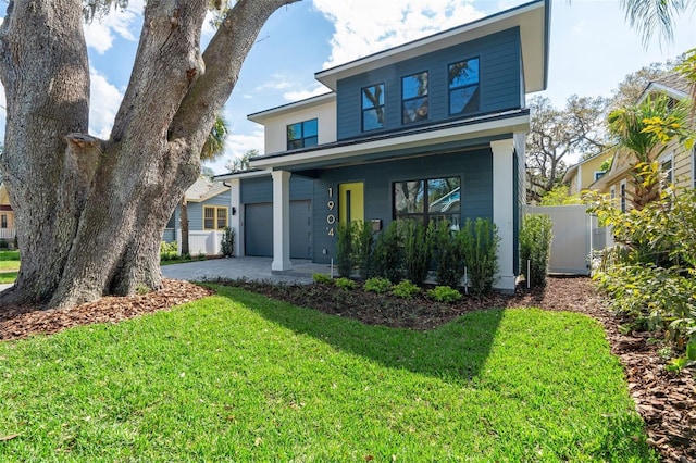 view of front of house with a front lawn