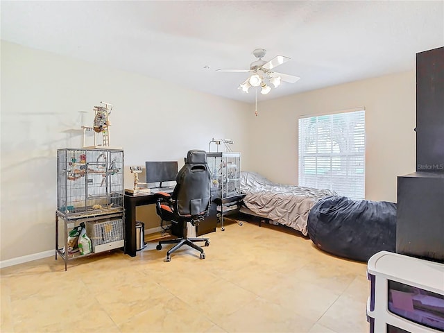 bedroom featuring ceiling fan