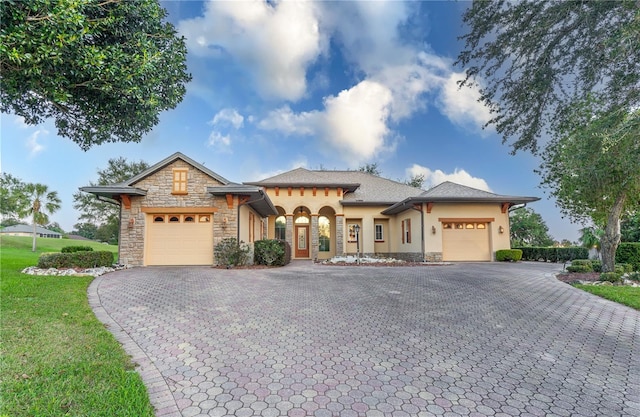 view of front facade with a garage