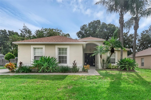 view of front of house featuring a front yard