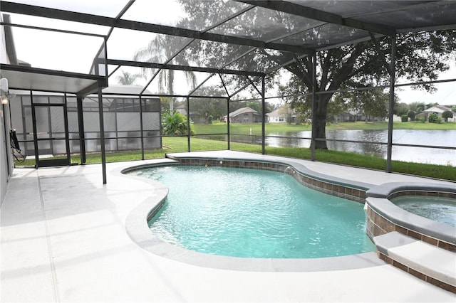 view of pool with a patio area, an in ground hot tub, a water view, a lanai, and a lawn