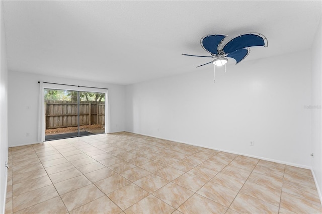 empty room with ceiling fan