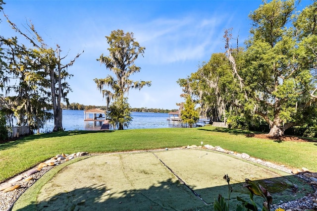 view of yard featuring a water view