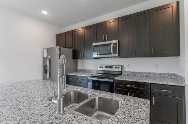1910 Lakeview Ln, Poinciana, FL 34759 - photo 10