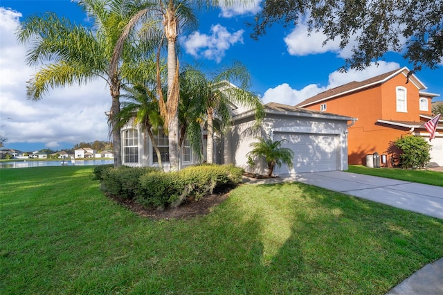 view of front of home featuring a front lawn