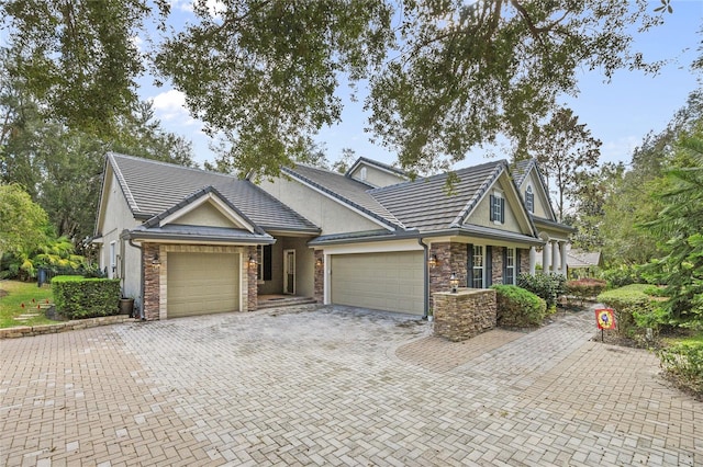 view of front facade featuring a garage