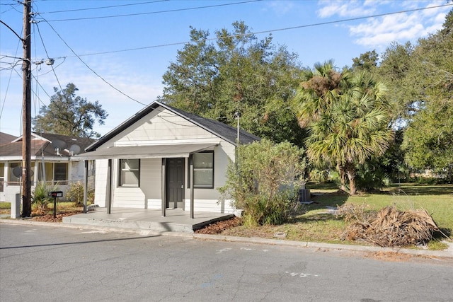 view of front of home featuring central air condition unit