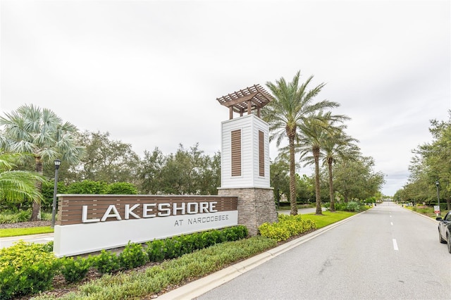 view of community / neighborhood sign