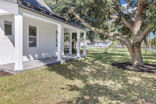 view of yard featuring a patio