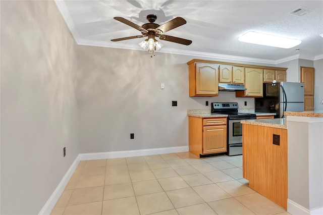 kitchen featuring ceiling fan, black fridge, crown molding, electric stove, and light tile patterned flooring