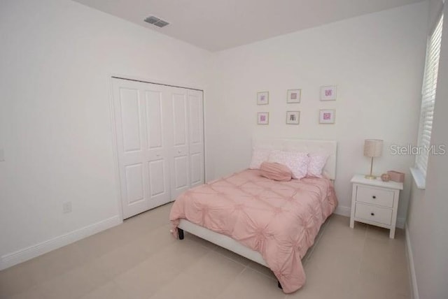 bedroom featuring a closet