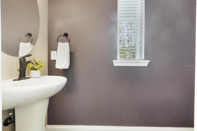 bathroom featuring sink