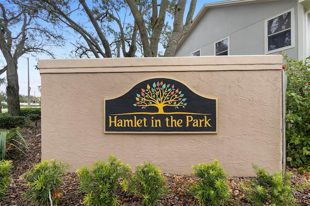 view of community / neighborhood sign