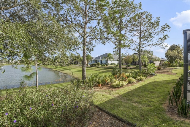 view of yard featuring a water view