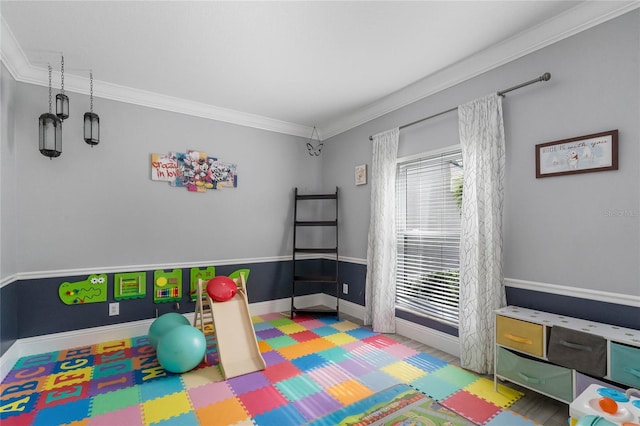 playroom with crown molding