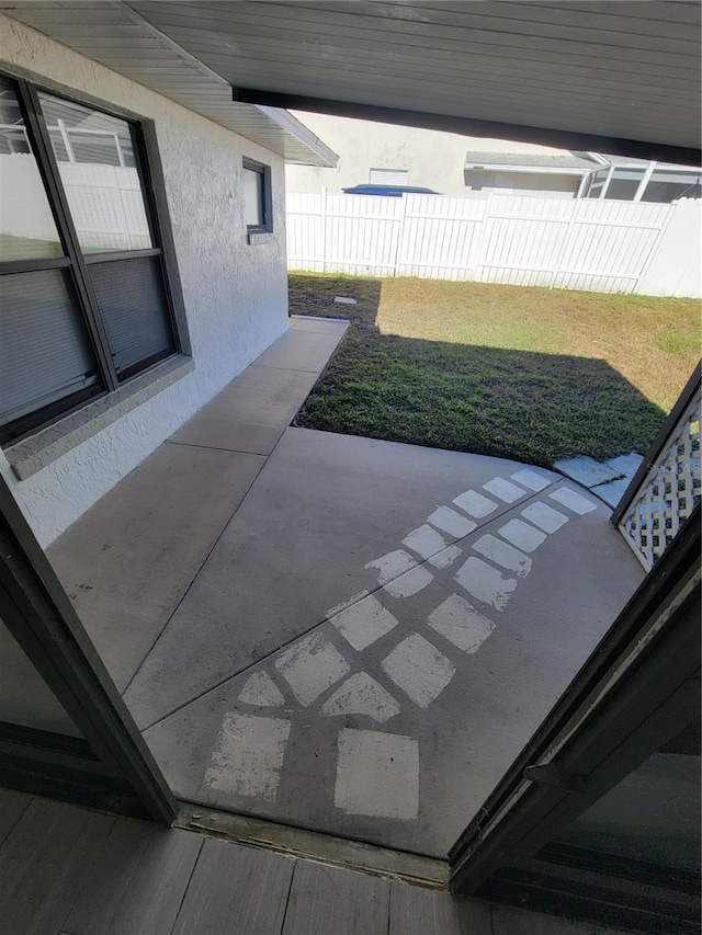 view of yard with a patio