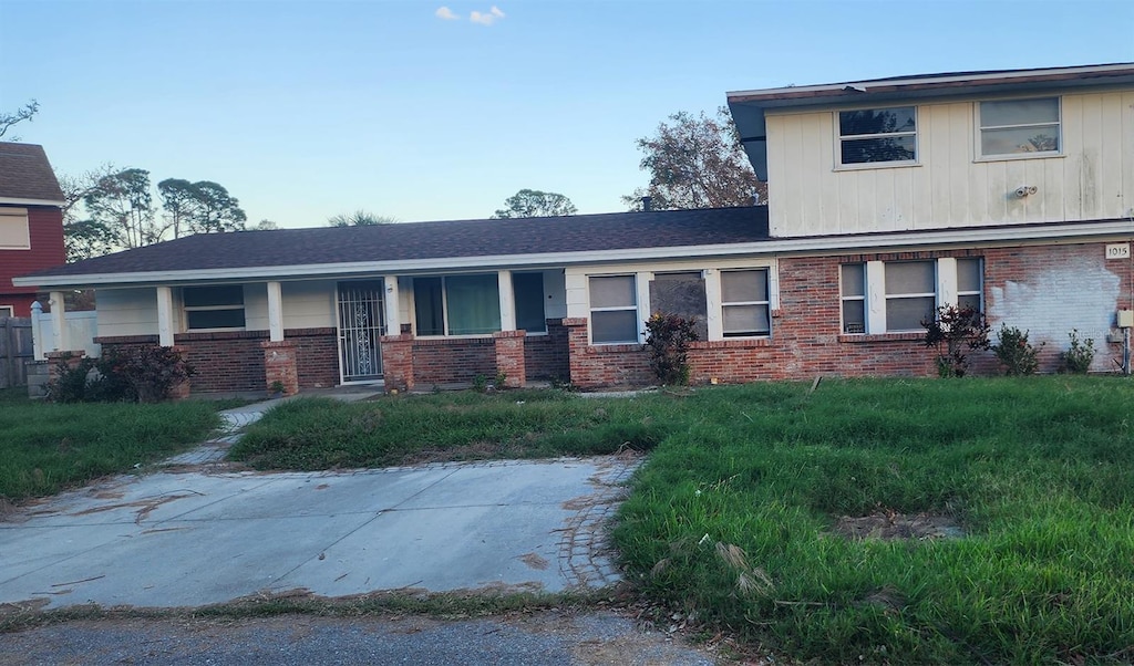 view of front of home featuring covered porch