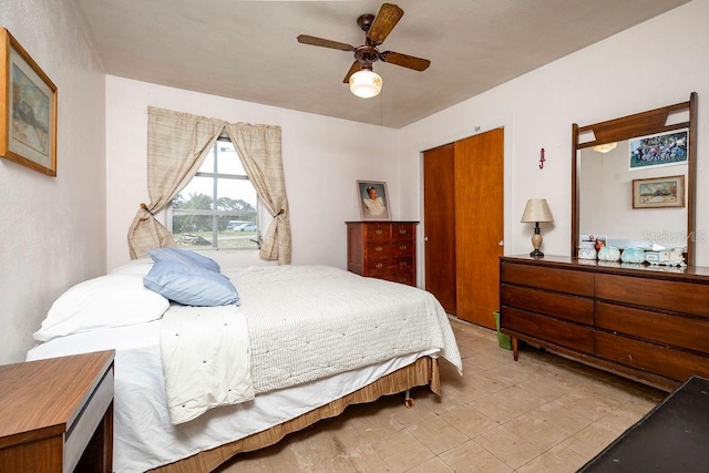 bedroom with ceiling fan