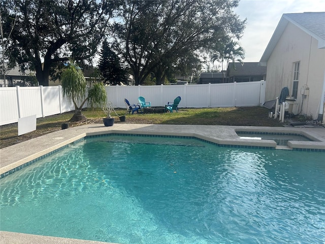 view of swimming pool