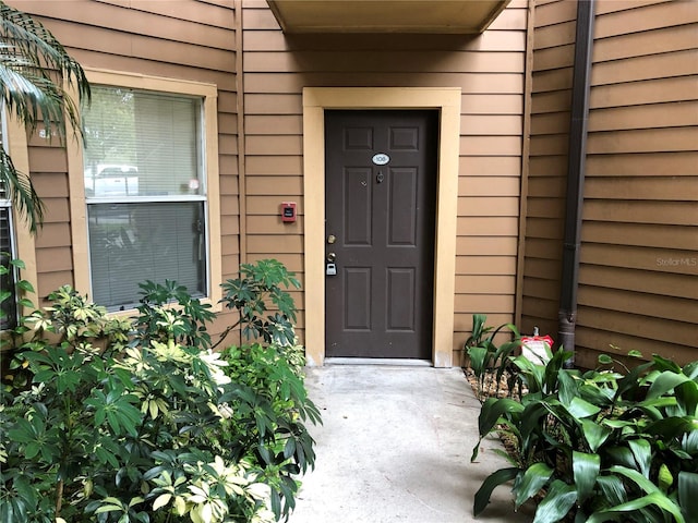 view of property entrance