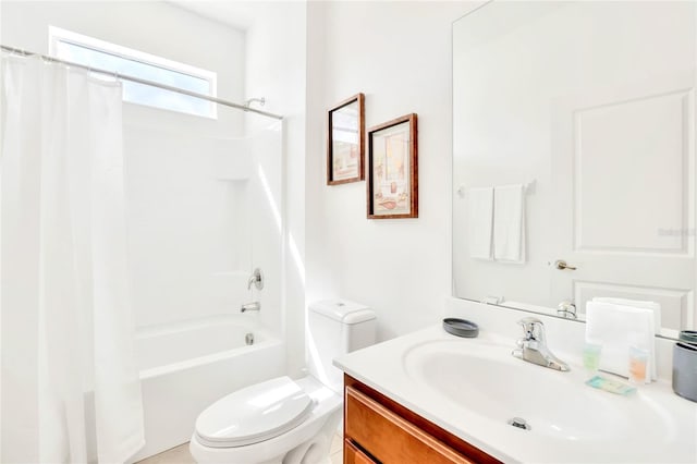 full bathroom featuring shower / tub combo with curtain, vanity, and toilet