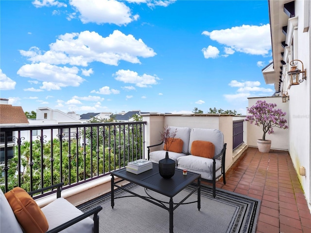 balcony featuring an outdoor hangout area