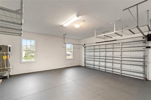 garage featuring concrete block wall