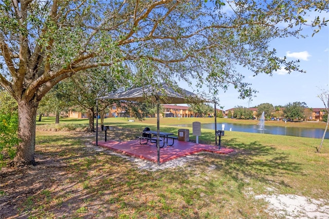 view of yard with a water view