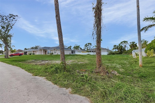 Listing photo 3 for 3518 NE 18th Pl, Cape Coral FL 33909