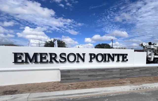 view of community / neighborhood sign