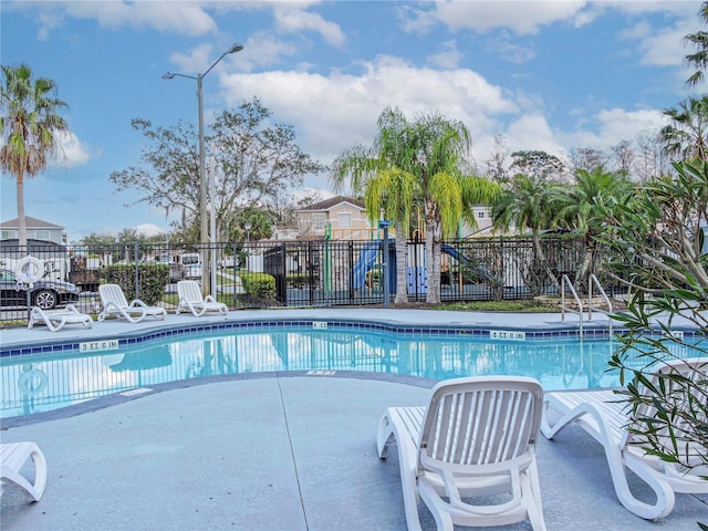 view of swimming pool