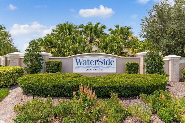 view of community / neighborhood sign