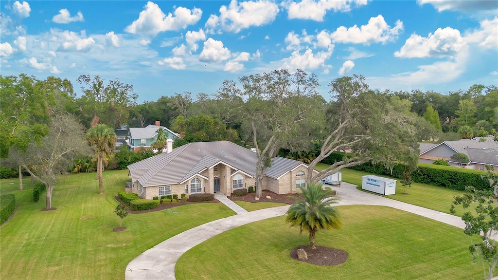 view of front of property with a front yard