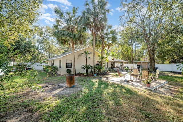 view of yard with a patio area